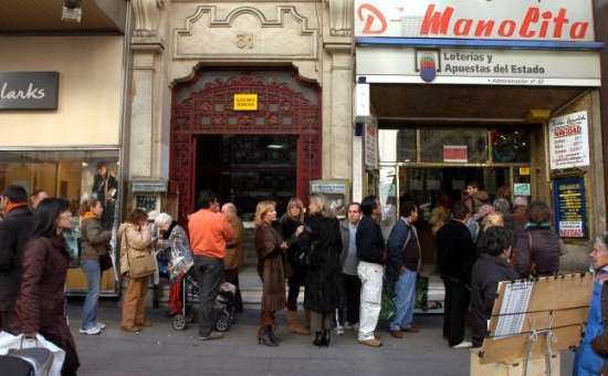 Colas en Doña Manolita Colas en Doña Manolita